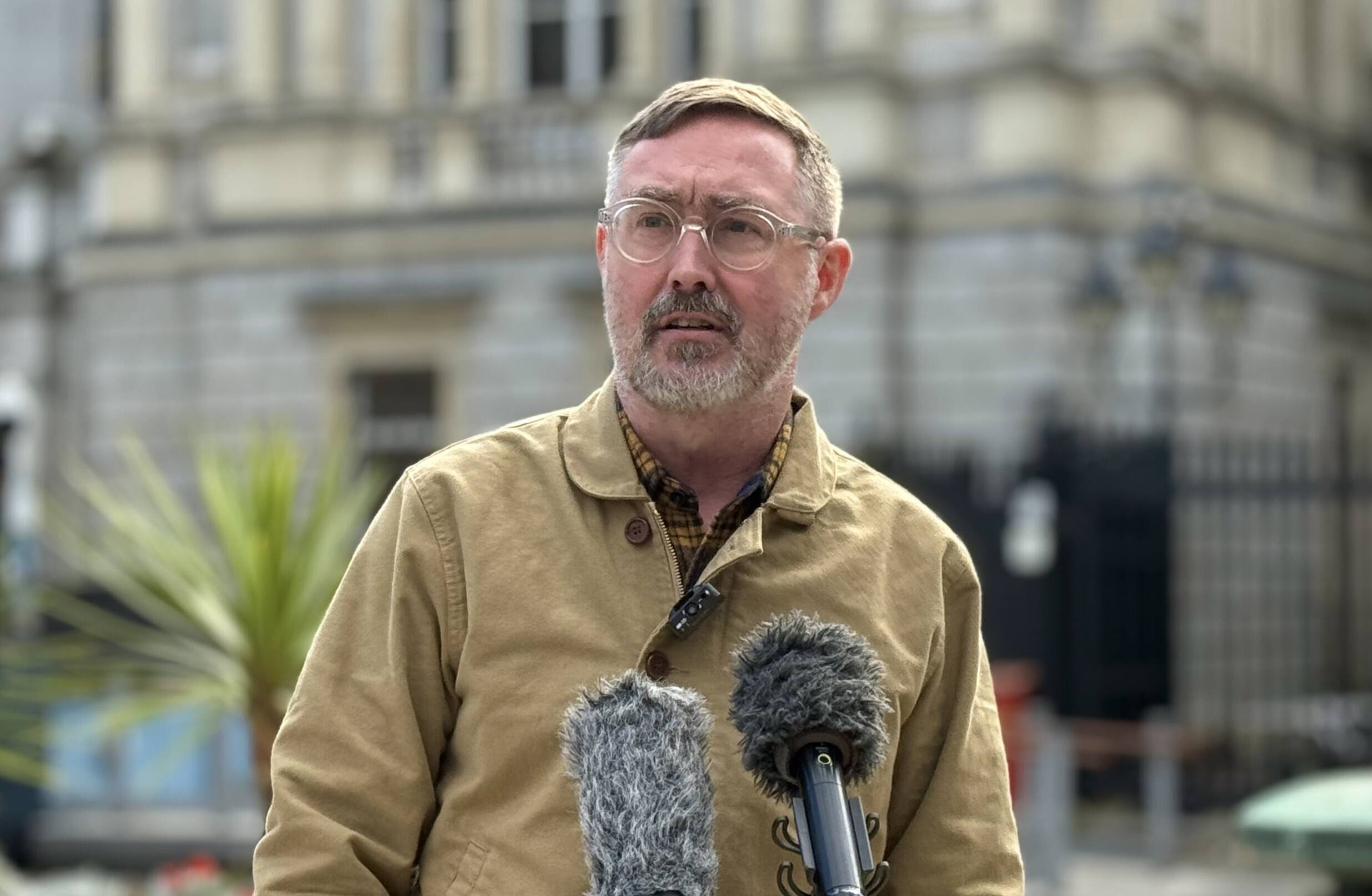 Government must introduce emergency plan to end homelessness - Eoin ?? Broin TD